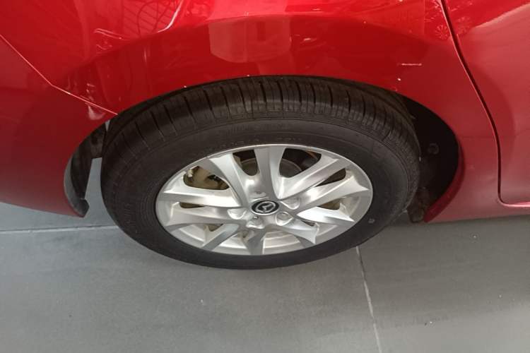 Used Mazda 3 Axela 2019 Cloud-Controlled Sedan 1.5L Automatic Luxury Model China VI Standard Right Rear Wheel Hub