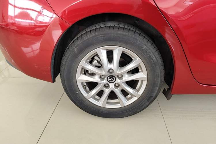 Used Mazda 3 Axela 2019 Cloud-Controlled Sedan 1.5L Automatic Luxury Model China VI Standard Right Rear Wheel Hub