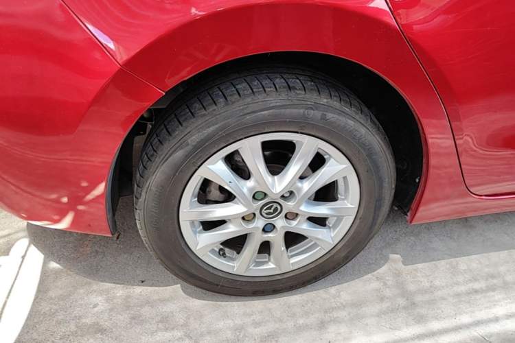 Used Mazda 3 Axela 2019 Cloud-Controlled Version Sedan 1.5L Automatic Comfort Trim China VI Standard Right Rear Wheel Hub
