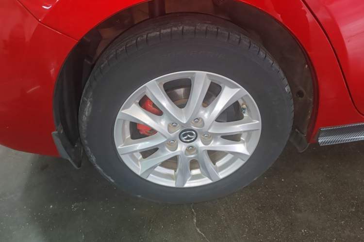 Used Mazda 3 Axela 2019 Cloud-Controlled Version Sedan 1.5L Automatic Comfort Trim China VI Standard Right Rear Wheel Hub