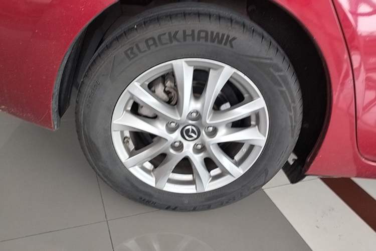 Used Mazda 3 Axela 2019 Cloud-Controlled Version Sedan 1.5L Automatic Comfort Trim China V Standard Right Rear Wheel Hub
