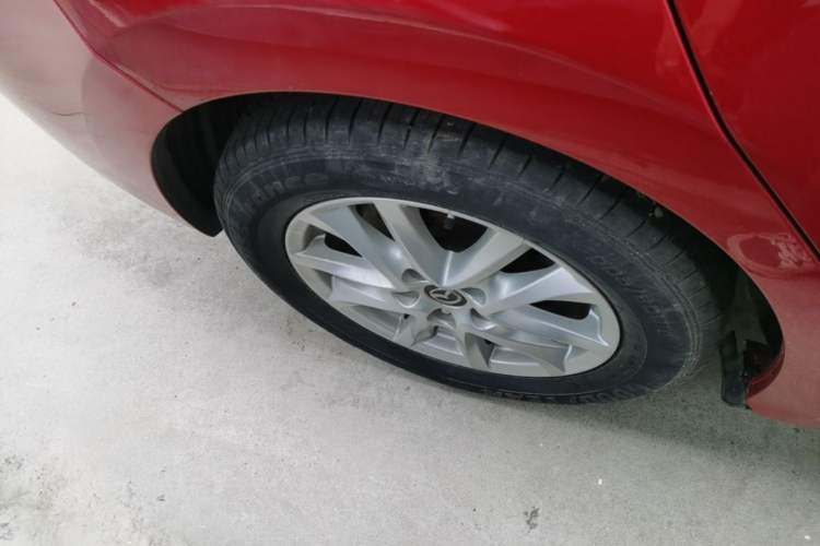 Used Mazda 3 Axela 2019 Cloud-Controlled Version Sedan 1.5L Automatic Comfort Trim China VI Standard Right Rear Wheel Hub
