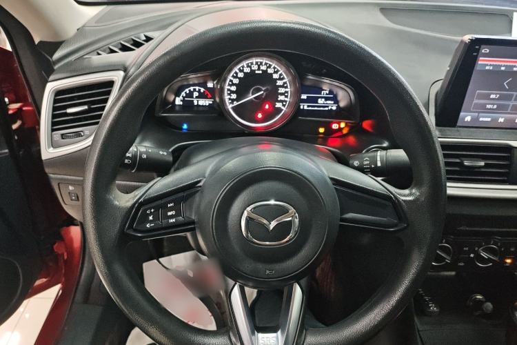 Used Mazda 3 Axela 2019 Cloud-Controlled Version Sedan 1.5L Automatic Comfort Trim China VI Standard Steering Wheel