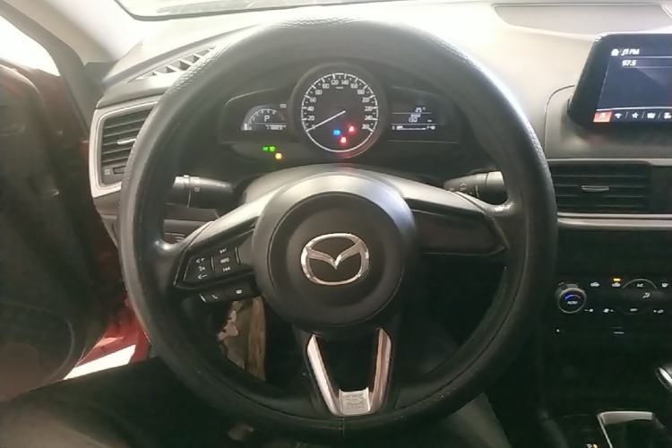 Used Mazda 3 Axela 2019 Cloud-Controlled Sedan 1.5L Automatic Luxury Model China VI Standard Steering Wheel