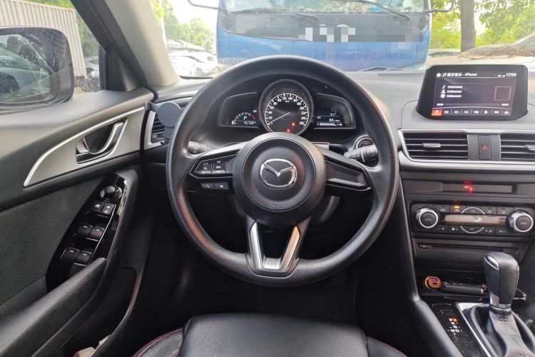 Used Mazda 3 Axela 2019 Cloud-Controlled Edition Hatchback 1.5L Automatic Luxury Model China VI Standard Steering Wheel
