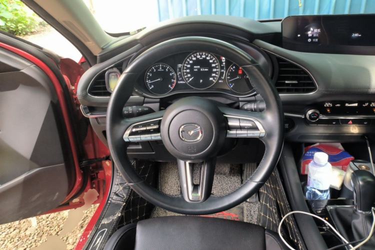 Used Mazda 3 Axela 2019 Cloud-Controlled Version Sedan 2.0L Automatic Flagship Trim China V Standard Steering Wheel