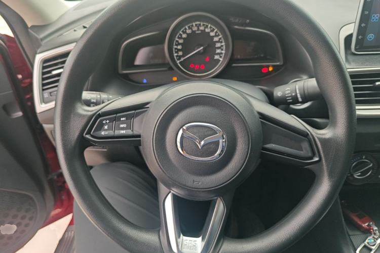 Used Mazda 3 Axela 2019 Cloud-Controlled Version Sedan 1.5L Automatic Comfort Trim China VI Standard Steering Wheel