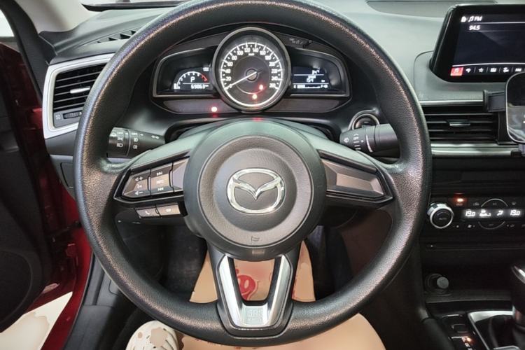 Used Mazda 3 Axela 2019 Cloud-Controlled Sedan 1.5L Automatic Luxury Model China VI Standard Steering Wheel