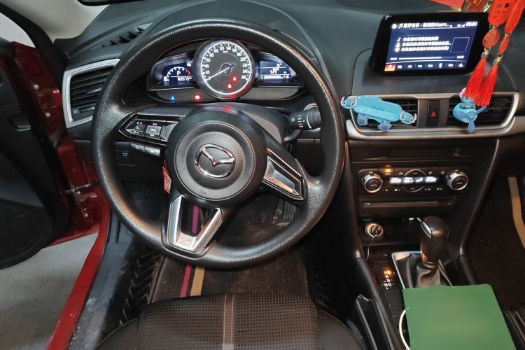 Used Mazda 3 Axela 2019 Cloud-Controlled Sedan 1.5L Automatic Luxury Model China VI Standard Steering Wheel