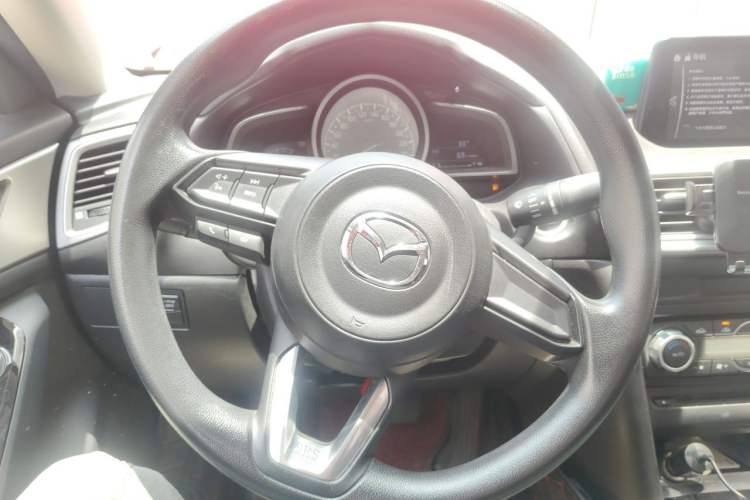 Used Mazda 3 Axela 2019 Cloud-Controlled Sedan 1.5L Automatic Luxury Model China VI Standard Steering Wheel