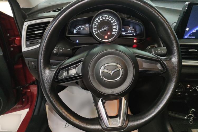 Used Mazda 3 Axela 2019 Cloud-Control Edition Hatchback 1.5L Automatic Comfort Model China VI Standard Steering Wheel