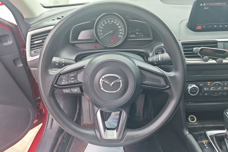 Used Mazda 3 Axela 2019 Cloud-Controlled Version Sedan 1.5L Automatic Luxury Trim China V Standard Steering Wheel