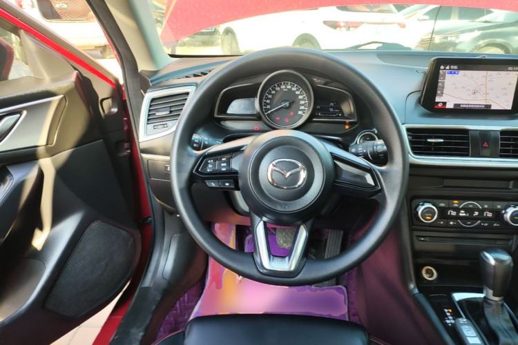 Used Mazda 3 Axela 2019 Cloud-Controlled Edition Hatchback 1.5L Automatic Luxury Model China VI Standard Steering Wheel