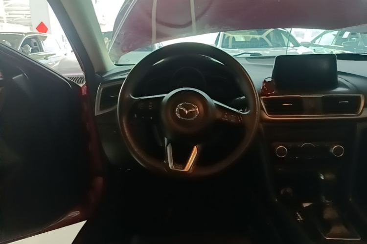 Used Mazda 3 Axela 2019 Cloud-Controlled Version Sedan 1.5L Automatic Luxury Trim China V Standard Steering Wheel