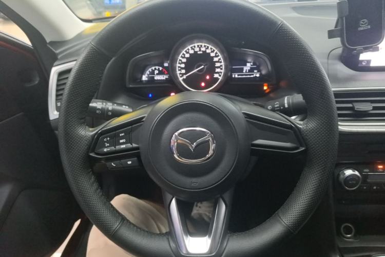Used Mazda 3 Axela 2019 Cloud-Controlled Sedan 1.5L Automatic Luxury Model China VI Standard Steering Wheel
