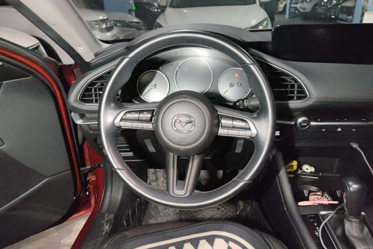 Used Mazda 3 Axela 2019 Cloud-Controlled Version Sedan 1.5L Automatic Luxury Trim China VI Standard Steering Wheel