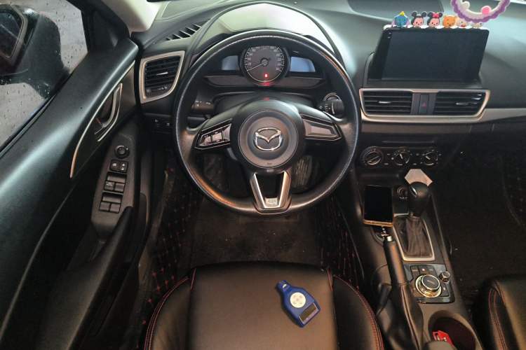 Used Mazda 3 Axela 2019 Cloud-Controlled Version Sedan 1.5L Automatic Comfort Trim China VI Standard Steering Wheel