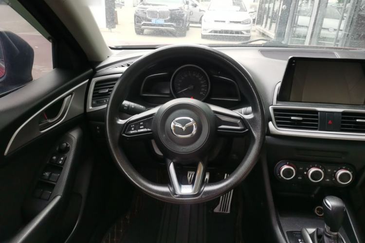 Used Mazda 3 Axela 2019 Cloud-Controlled Version Sedan 1.5L Automatic Comfort Trim China VI Standard Steering Wheel