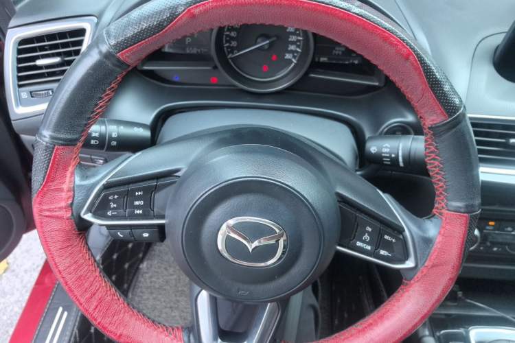 Used Mazda 3 Axela 2019 Cloud-Controlled Version Sedan 2.0L Automatic Luxury Trim China VI Standard Steering Wheel
