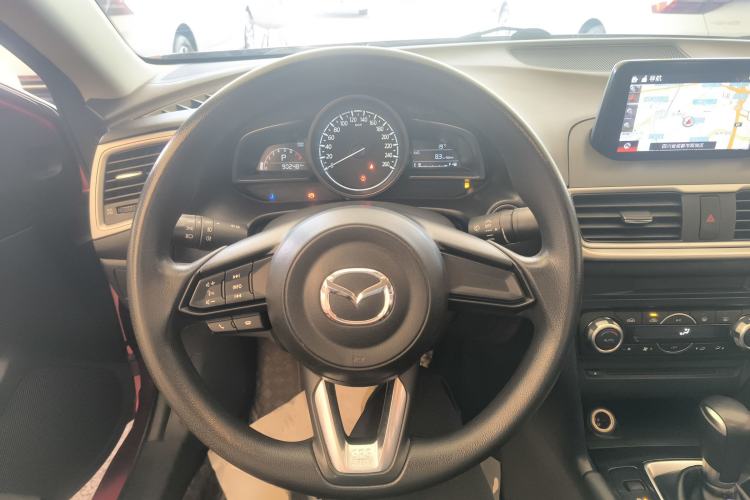 Used Mazda 3 Axela 2019 Cloud-Controlled Sedan 1.5L Automatic Luxury Model China VI Standard Steering Wheel