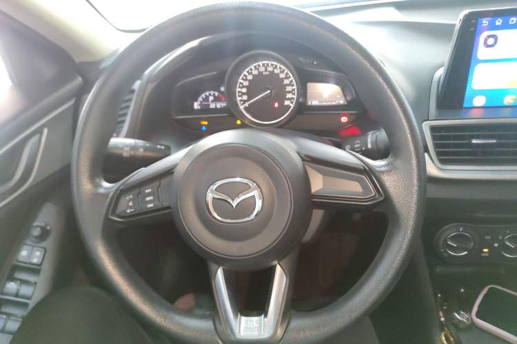 Used Mazda 3 Axela 2019 Cloud-Controlled Version Sedan 1.5L Automatic Comfort Trim China VI Standard Steering Wheel