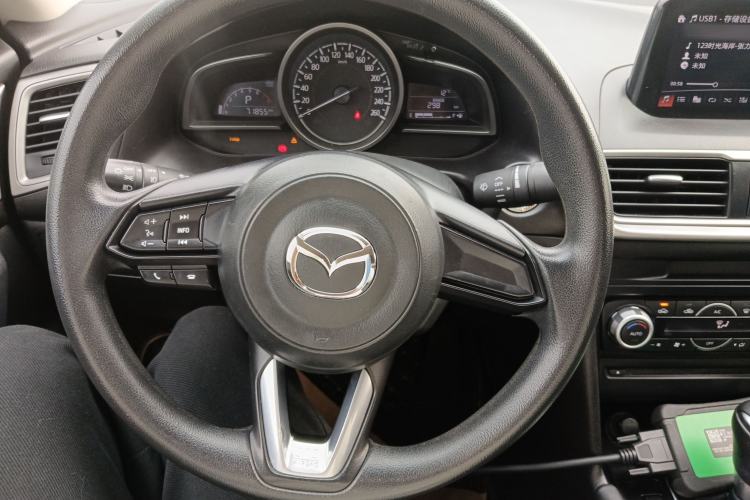 Used Mazda 3 Axela 2019 Cloud-Controlled Version Sedan 1.5L Automatic Luxury Trim China V Standard Steering Wheel