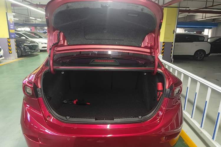 Used Mazda 3 Axela 2019 Cloud-Controlled Sedan 1.5L Automatic Luxury Model China VI Standard Trunk
