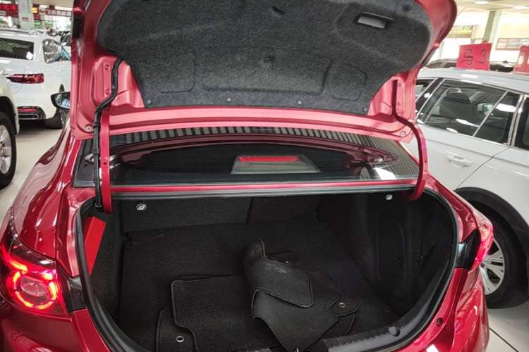 Used Mazda 3 Axela 2019 Cloud-Controlled Sedan 1.5L Automatic Luxury Model China VI Standard Trunk