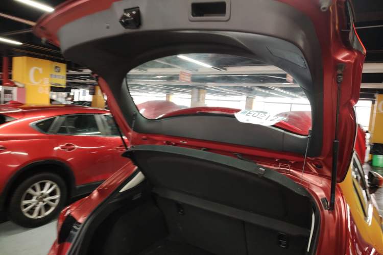 Used Mazda 3 Axela 2019 Cloud-Controlled Edition Hatchback 1.5L Automatic Luxury Model China VI Standard Trunk