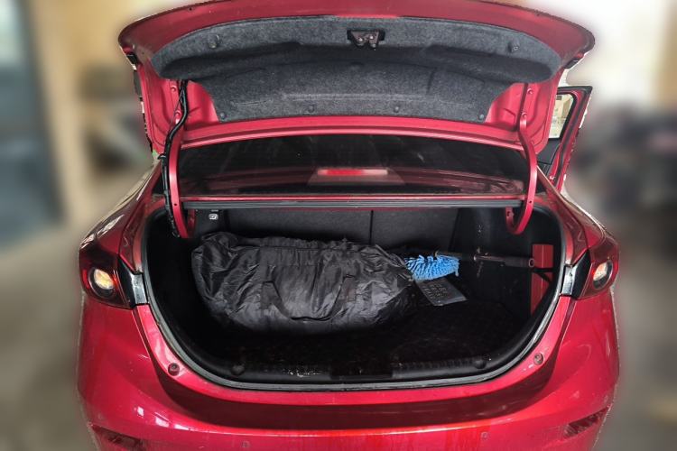 Used Mazda 3 Axela 2019 Cloud-Controlled Version Sedan 1.5L Automatic Comfort Trim China VI Standard Trunk