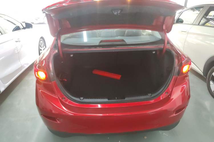 Used Mazda 3 Axela 2019 Cloud-Controlled Version Sedan 1.5L Automatic Comfort Trim China VI Standard Trunk