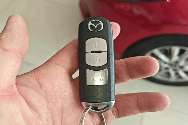 Used Mazda 3 Axela 2019 Cloud-Controlled Sedan 1.5L Automatic Luxury Model China VI Standard Vehicle Key