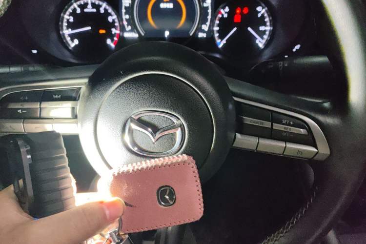 Used Mazda 3 Axela 2019 Cloud-Controlled Version Sedan 1.5L Automatic Luxury Trim China VI Standard Vehicle Key