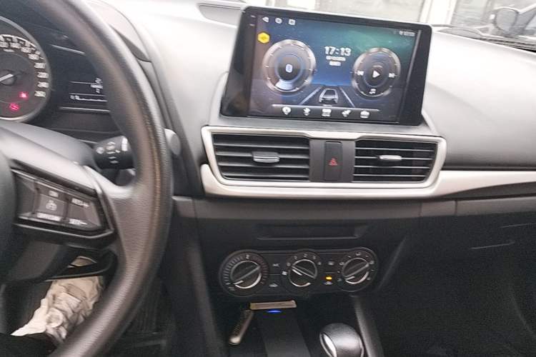Used Mazda 3 Axela 2019 Cloud-Controlled Version Sedan 1.5L Automatic Comfort Trim China VI Standard Audio And AC Panel