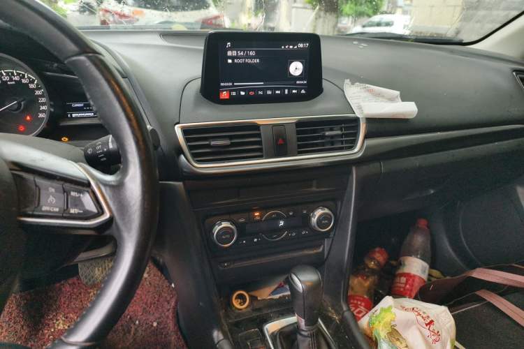 Used Mazda 3 Axela 2019 Cloud-Controlled Version Sedan 2.0L Automatic Luxury Trim China VI Standard Audio And AC Panel