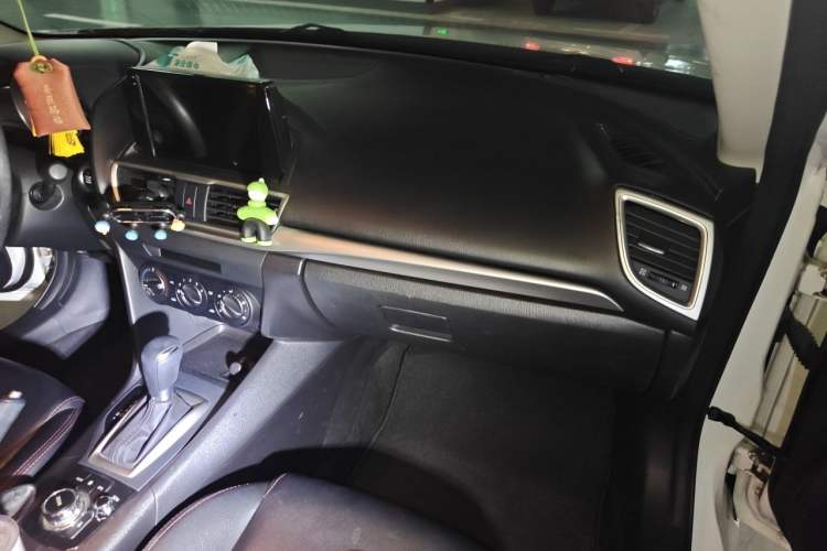 Used Mazda 3 Axela 2019 Cloud-Controlled Version Sedan 1.5L Automatic Comfort Trim China VI Standard Audio And AC Panel