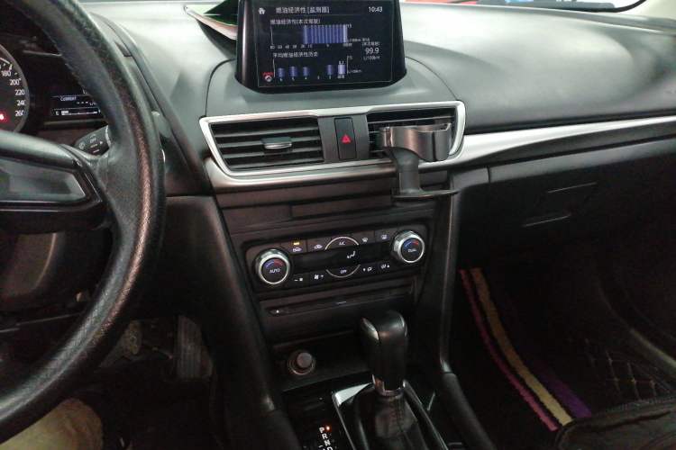 Used Mazda 3 Axela 2019 Cloud-Controlled Version Sedan 1.5L Automatic Luxury Trim China V Standard Audio And AC Panel