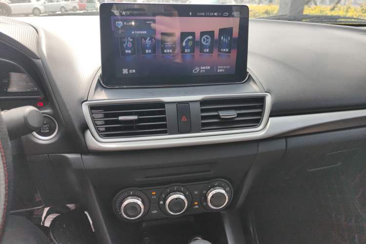 Used Mazda 3 Axela 2019 Cloud-Controlled Version Sedan 1.5L Automatic Comfort Trim China VI Standard Audio And AC Panel
