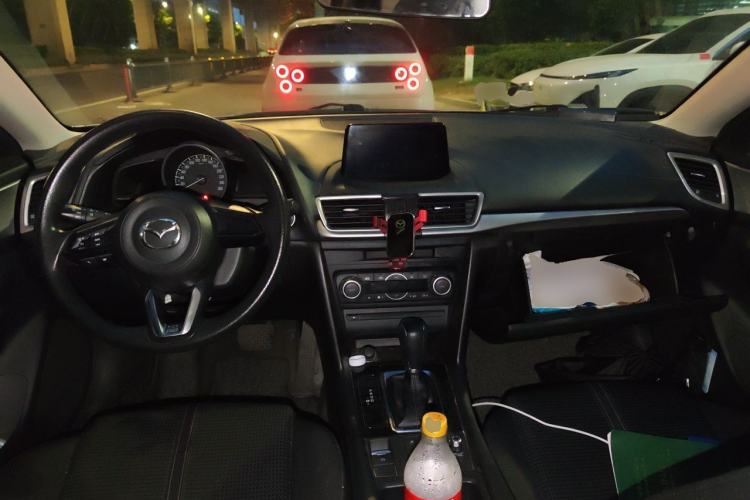 Used Mazda 3 Axela 2019 Cloud-Controlled Version Sedan 1.5L Automatic Luxury Trim China V Standard Center Console