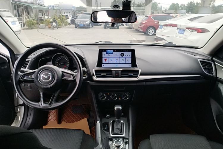 Used Mazda 3 Axela 2019 Cloud-Controlled Version Hatchback 1.5L Automatic Comfort Model Emission Standard China V Center Console