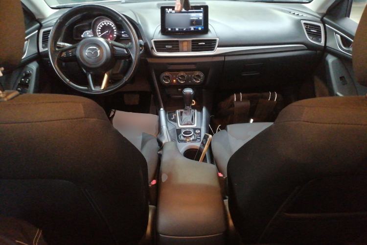 Used Mazda 3 Axela 2019 Cloud-Control Edition Hatchback 1.5L Automatic Comfort Model China VI Standard Center Console
