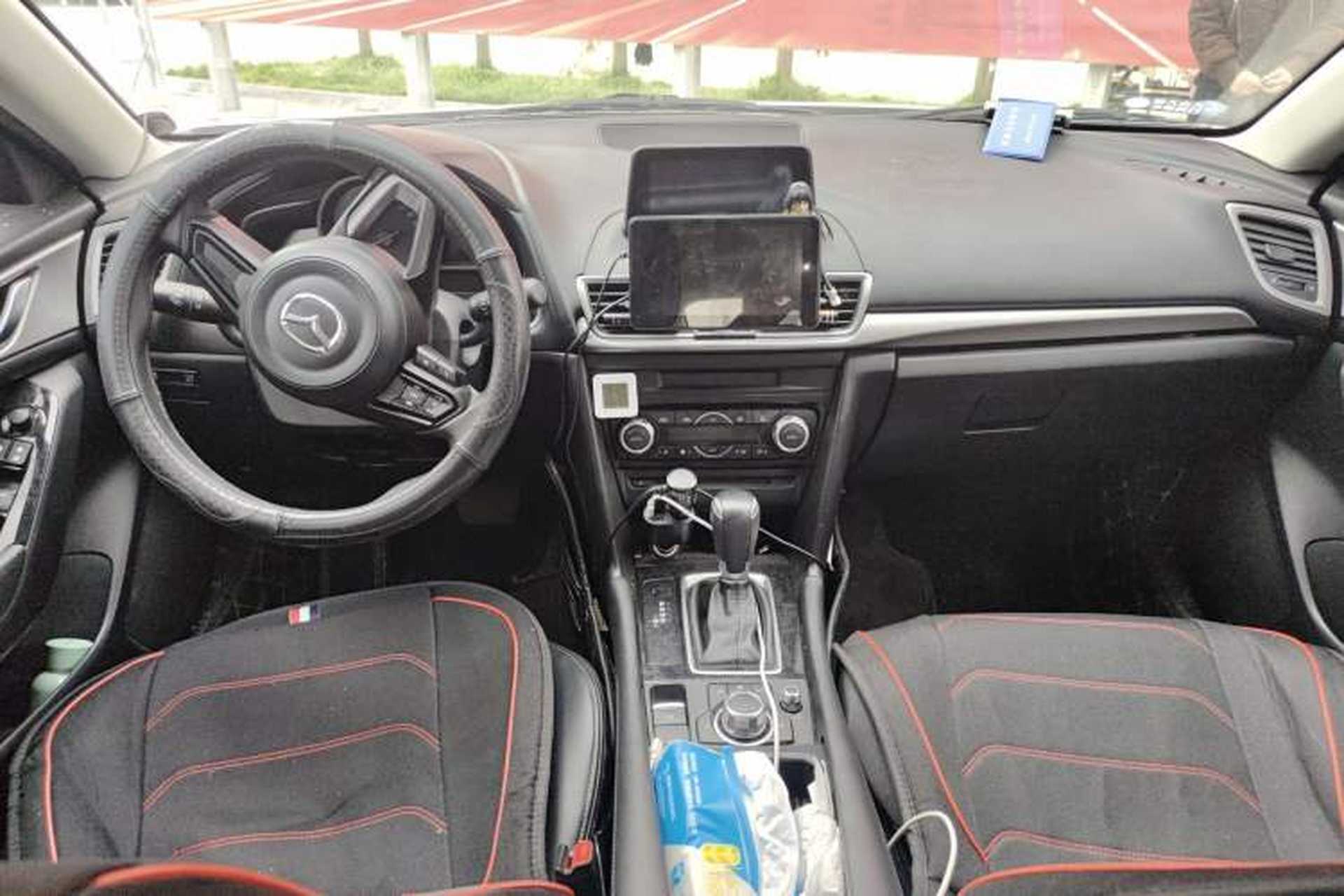 Used Mazda 3 Axela 2019 Cloud-Controlled Sedan 1.5L Automatic Luxury Model China VI Standard Center Console