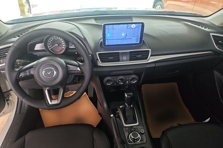 Used Mazda 3 Axela 2019 Cloud-Controlled Version Sedan 1.5L Automatic Comfort Trim China VI Standard Center Console