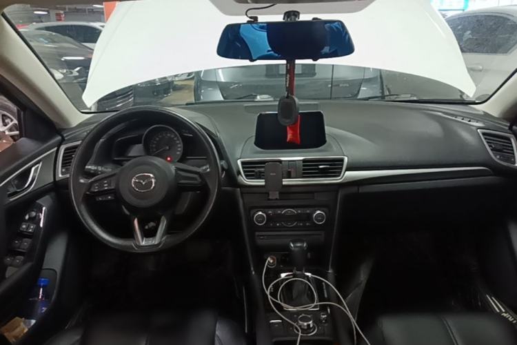 Used Mazda 3 Axela 2019 Cloud-Controlled Sedan 1.5L Automatic Luxury Model China VI Standard Center Console