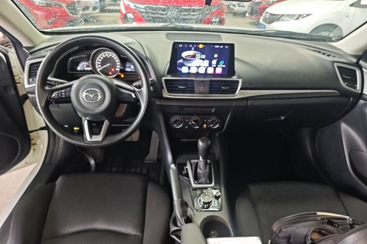 Used Mazda 3 Axela 2019 Cloud-Controlled Version Sedan 1.5L Automatic Comfort Trim China VI Standard Center Console