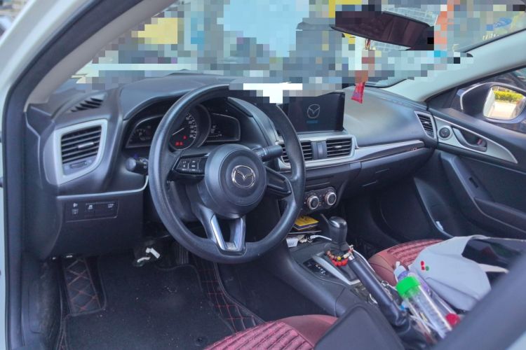 Used Mazda 3 Axela 2019 Cloud-Controlled Version Sedan 1.5L Automatic Comfort Trim China V Standard Center Console