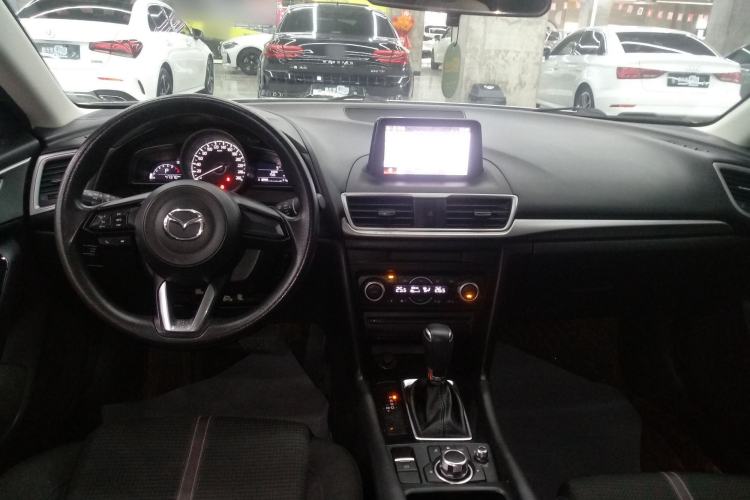 Used Mazda 3 Axela 2019 Cloud-Controlled Sedan 1.5L Automatic Luxury Model China VI Standard Center Console