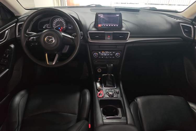 Used Mazda 3 Axela 2019 Cloud-Controlled Sedan 1.5L Automatic Luxury Model China VI Standard Center Console