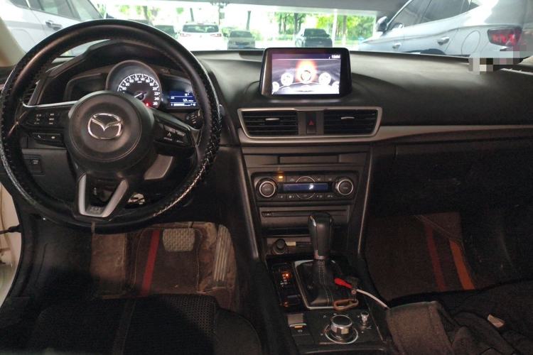 Used Mazda 3 Axela 2019 Cloud-Controlled Sedan 1.5L Automatic Luxury Model China VI Standard Center Console