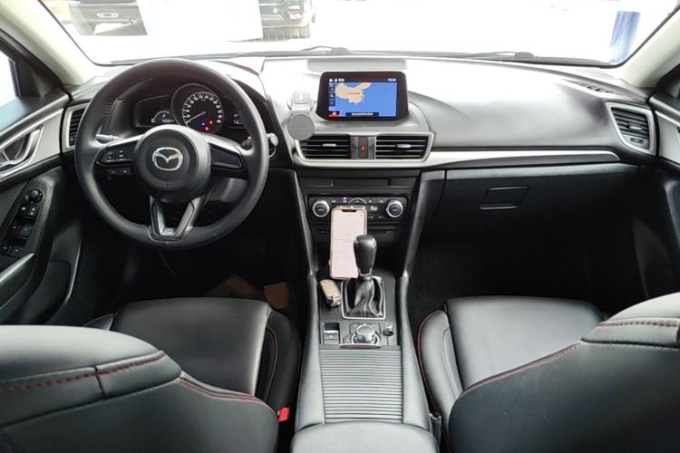 Used Mazda 3 Axela 2019 Cloud-Controlled Sedan 1.5L Automatic Luxury Model China VI Standard Center Console
